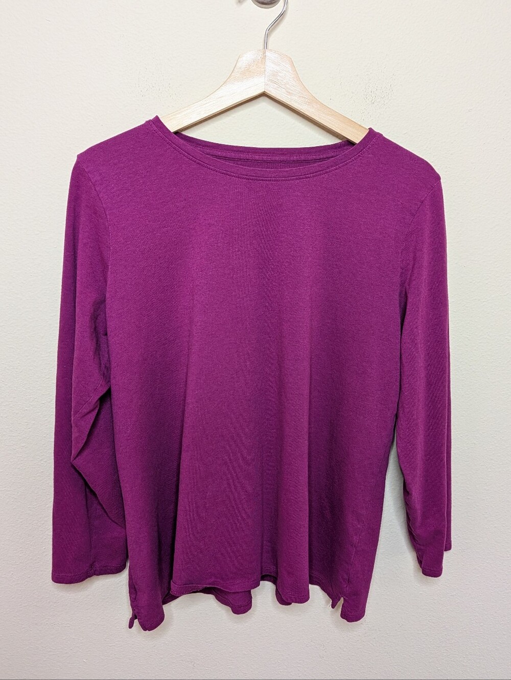 J. Jill Sleep Ultrasoft Crew Neck Top Size M Magenta Purple Long Sleeve Cotton